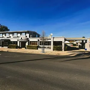 the-town-house-motor-inn.queenslandhotels.net/